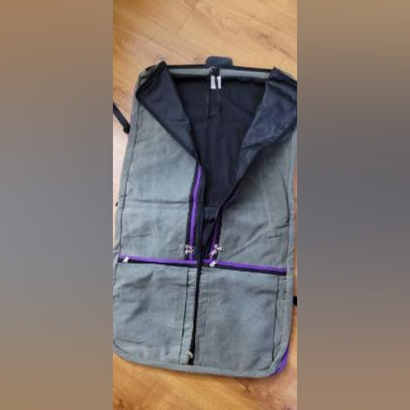 Northface Garment bag - Picture 3 of 3